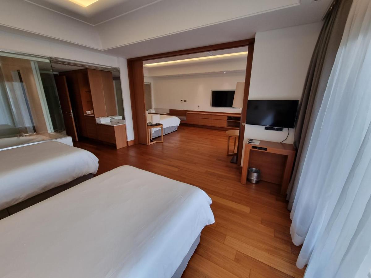 Pinegrove Hotel Gimhae Exterior foto